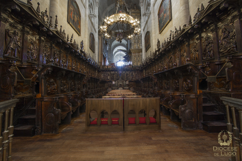 Coro de la Catedral de Lugo financiado por Alonso López Gallo, con su escudo coronando la pieza. Terminado en tiempos de Diego Vela.